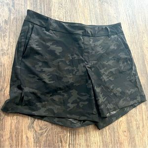 SPANX- XL - stretchy shorts - perfect new condition!